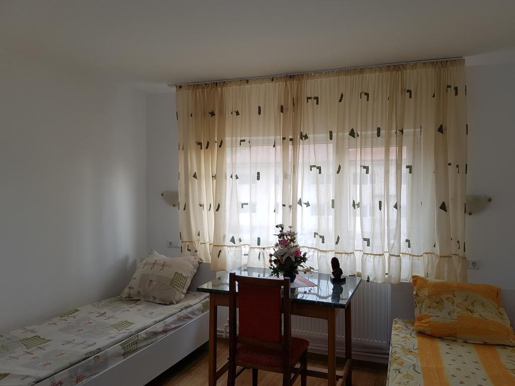 Casa Rustica Apart & Rooms Cimpineanca Luaran gambar